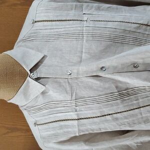 KOH linen desde 1985 long sleeve pleated oatmeal colored shirt